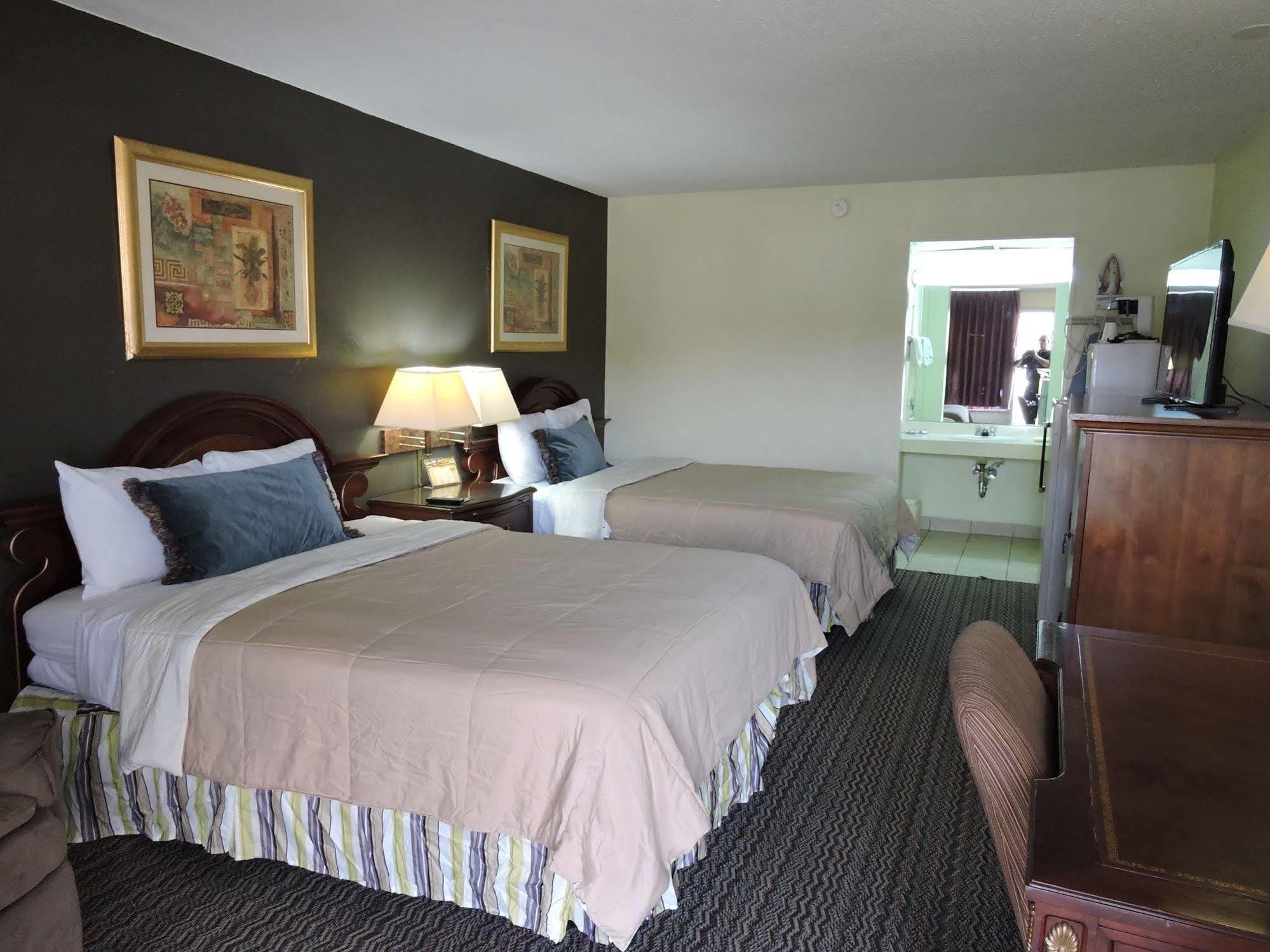 Oyo Hotel Hutchinson West 4Th Ave Экстерьер фото
